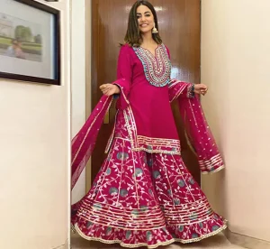 Deck up like Hina Khan looks effortlessly stylish in a pink sharara.-1