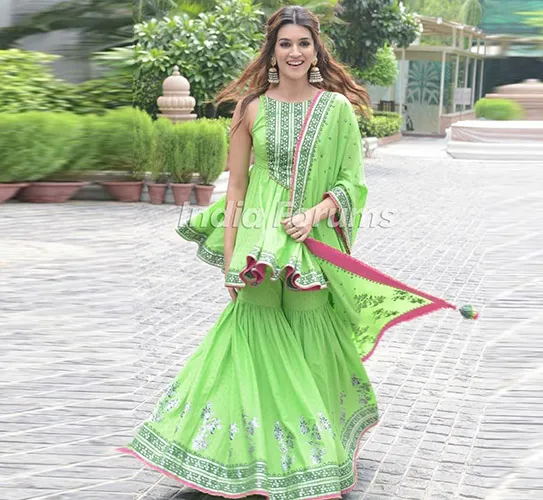 Kriti Sanon's green sharara wins hearts with her ethereal look.-1