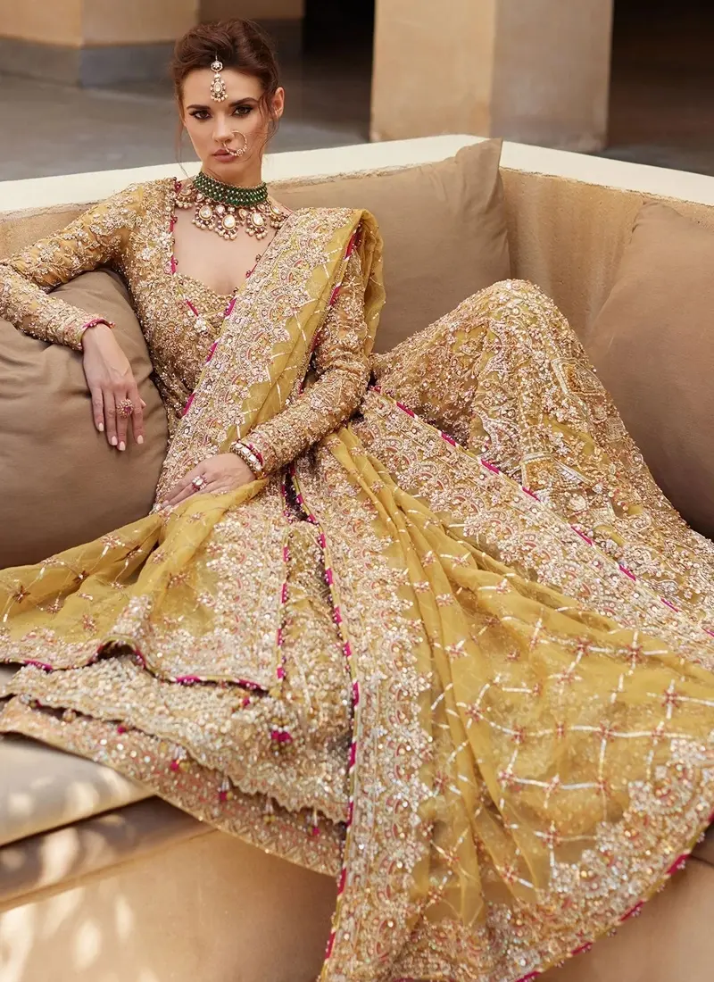 Kanwal Malik Mustard Lehenga for Mehndi (3)